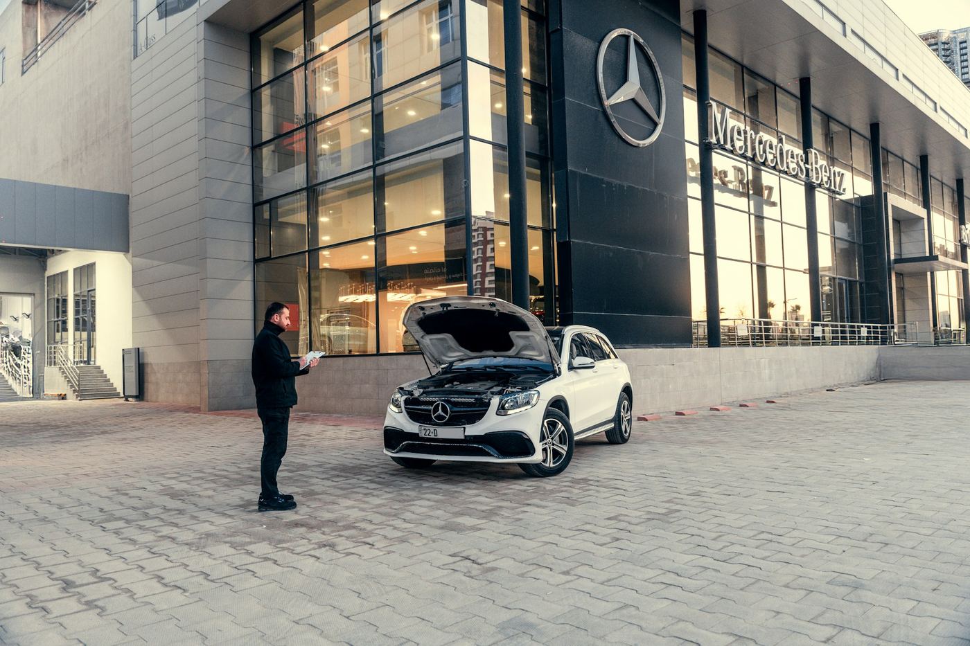 Vehicle handover at a dealership